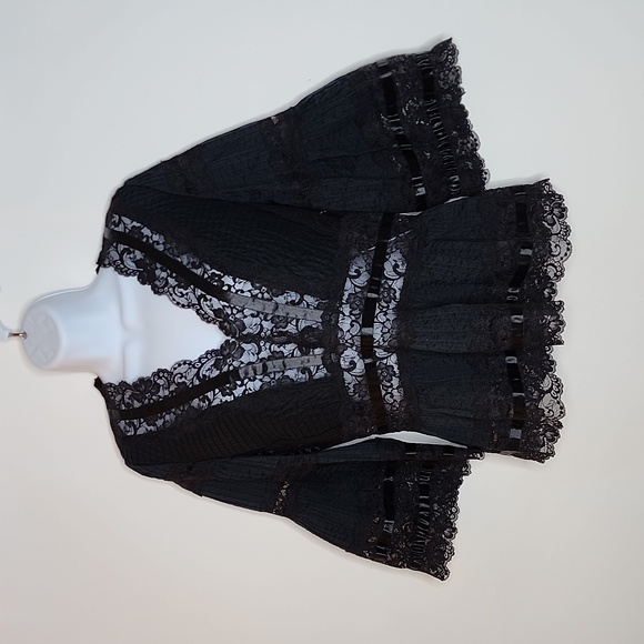 Black Lace Bell Sleeve Goth Witchy Top Medium - Picture 1 of 10